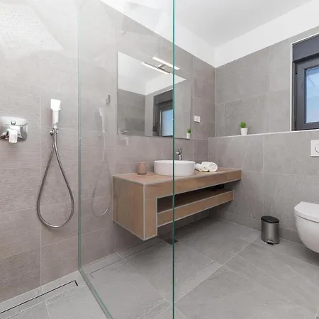 Holiday home Beautiful In Okrug Gornji With Sauna
