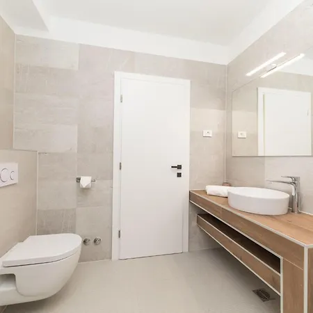 Holiday home Beautiful In Okrug Gornji With Sauna *