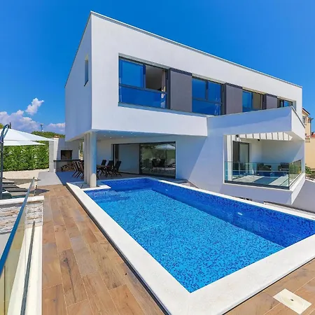 Beautiful In Okrug Gornji With Sauna Holiday home *